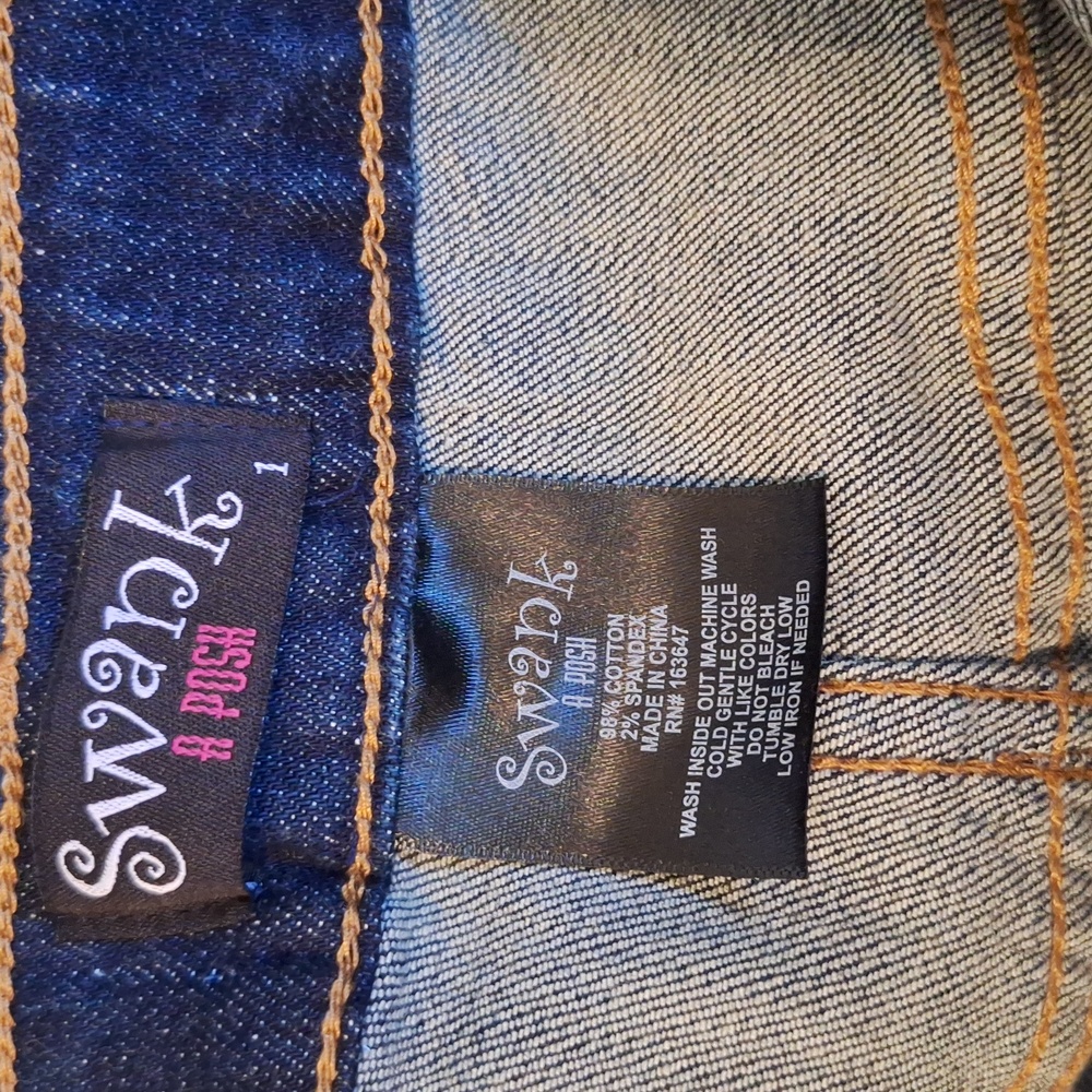 SWANK High Rise Ripped & Distressed Skinny Leg Jean. Size 1 - Picture 15 of 17